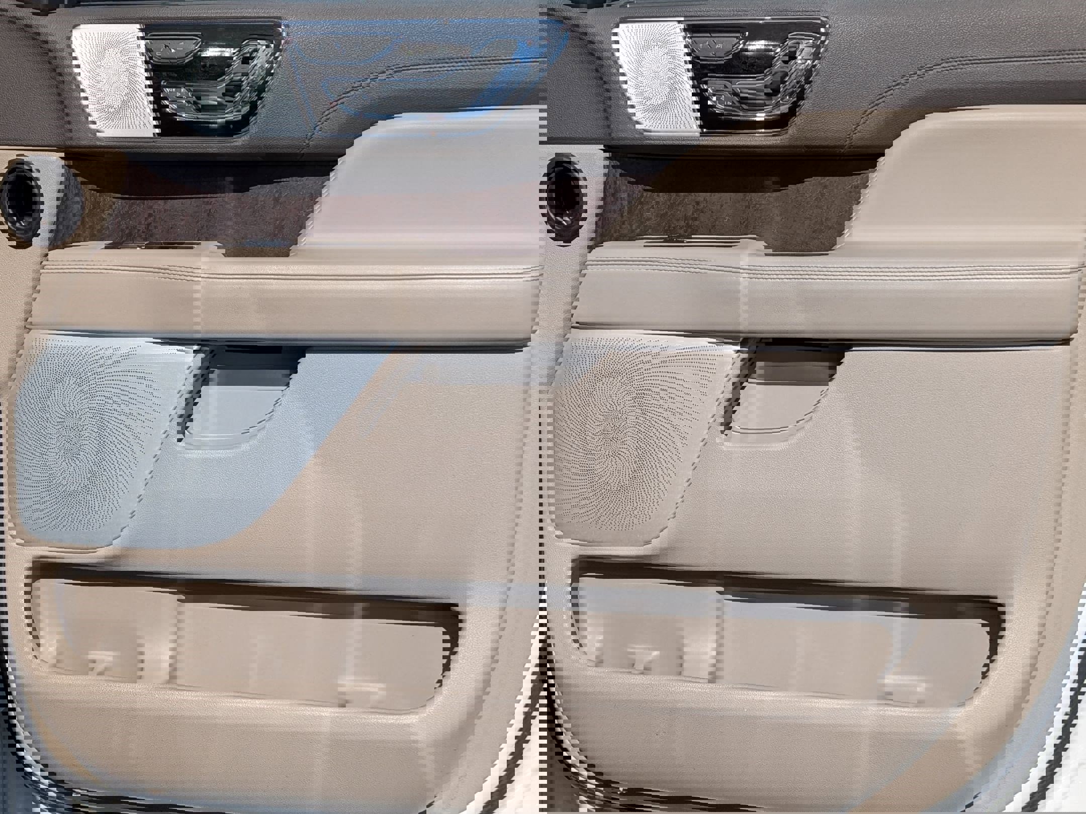 Used 2022 Lincoln Navigator Reserve AWD/4WD image 32