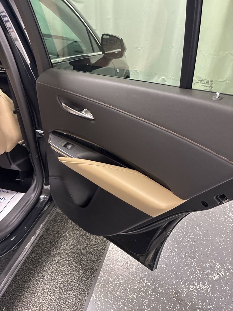 Used 2024 Cadillac XT4 Luxury w/ LPO, Floor Liner Package image 21