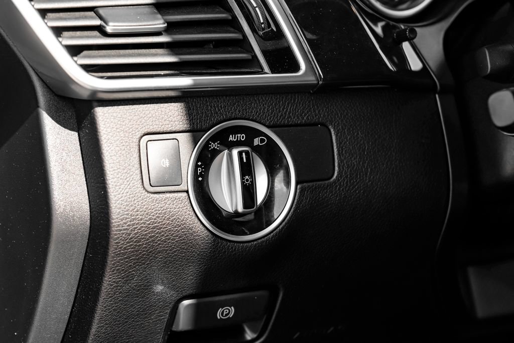 Used 2018 Mercedes-Benz GLS 550 4MATIC image 22