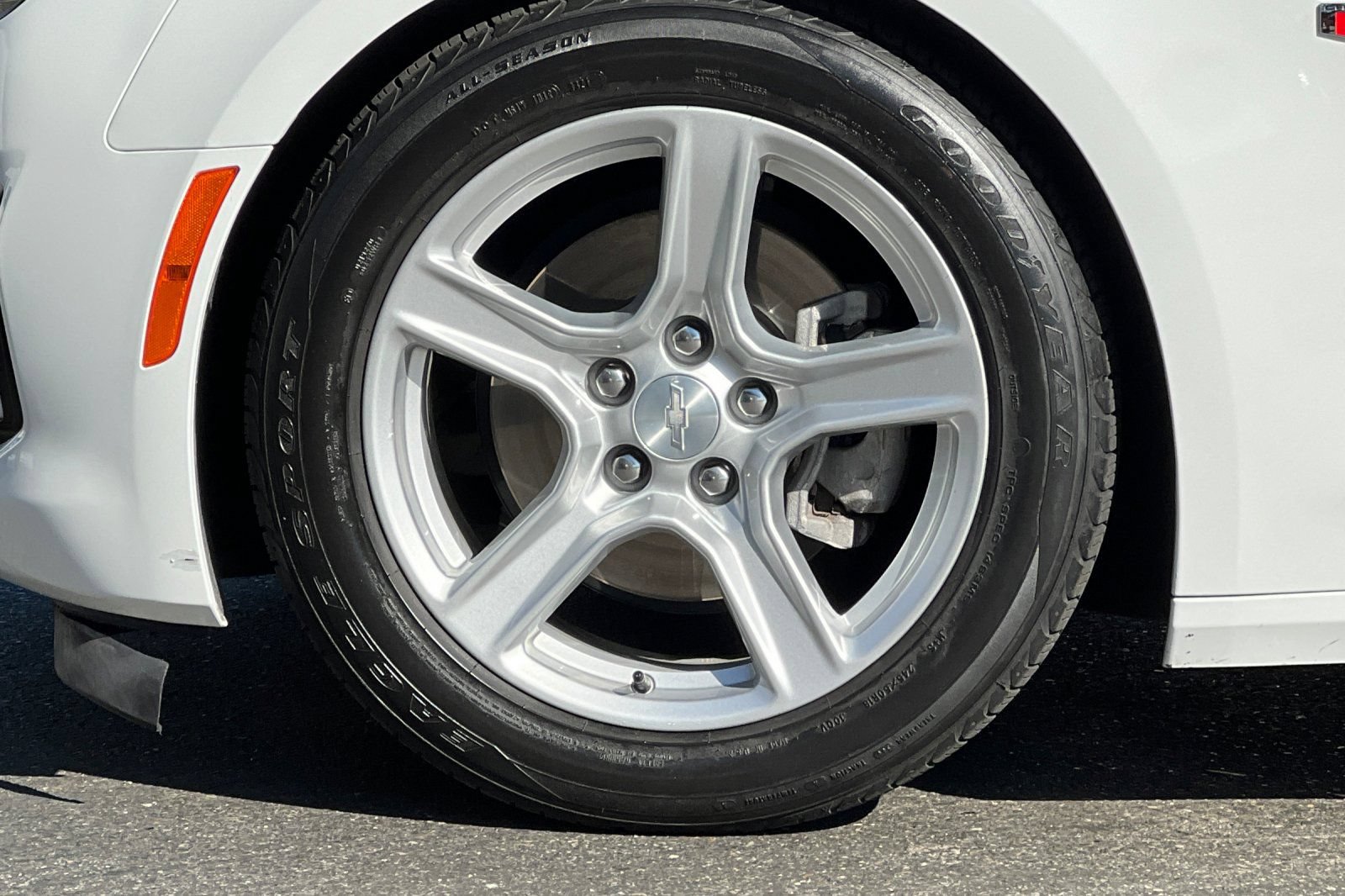Used 2023 Chevrolet Camaro LT RWD image 34