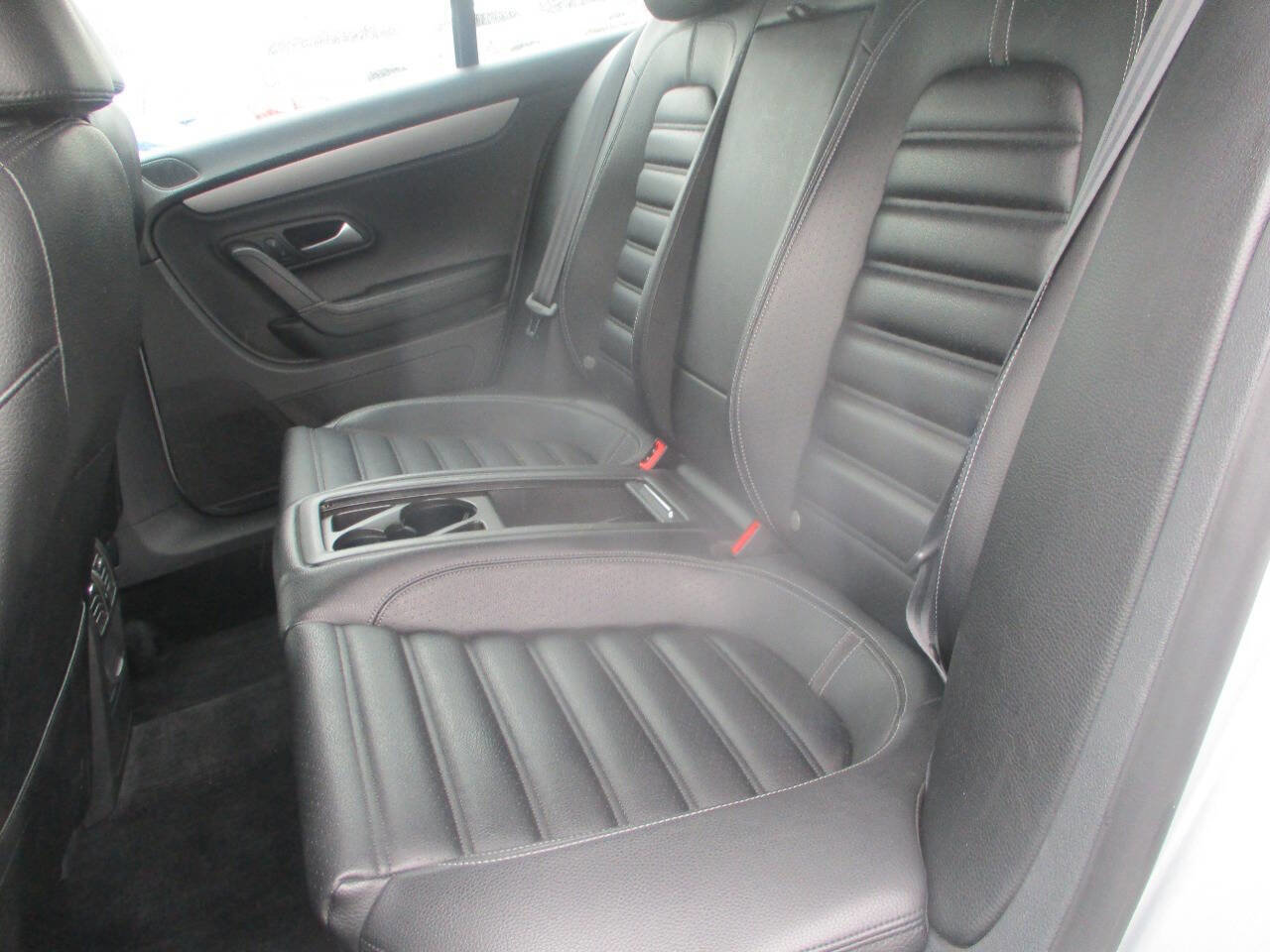 Used 2009 Volkswagen CC Sport image 8