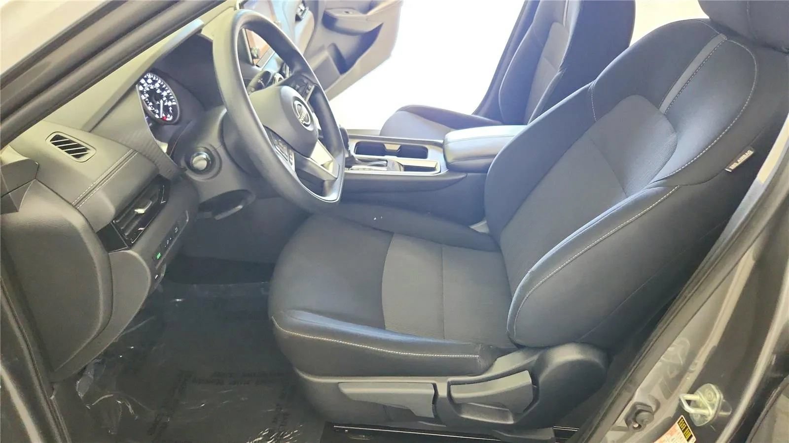 Used 2024 Nissan Sentra SV FWD image 22