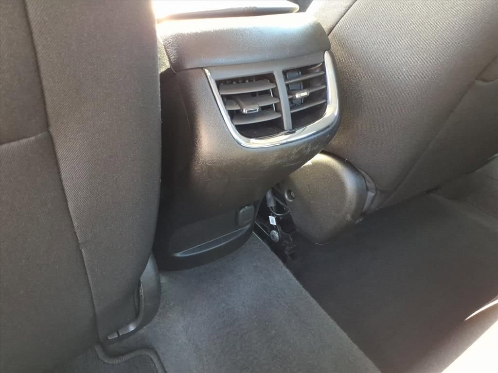 Used 2024 Chevrolet Malibu LT image 30