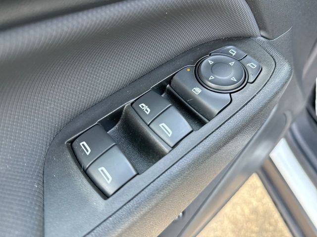 Used 2022 Chevrolet Equinox RS w/ Infotainment Package image 13