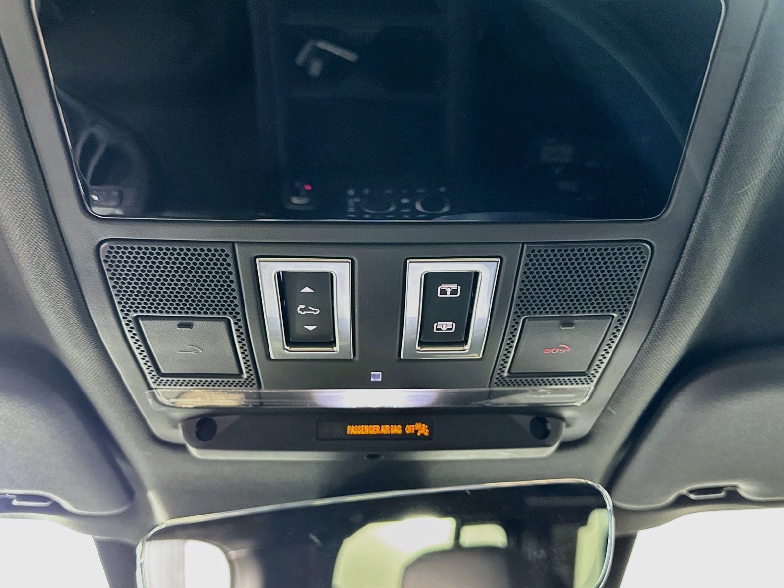 New 2026 Land Rover Defender 110 S AWD/4WD image 32