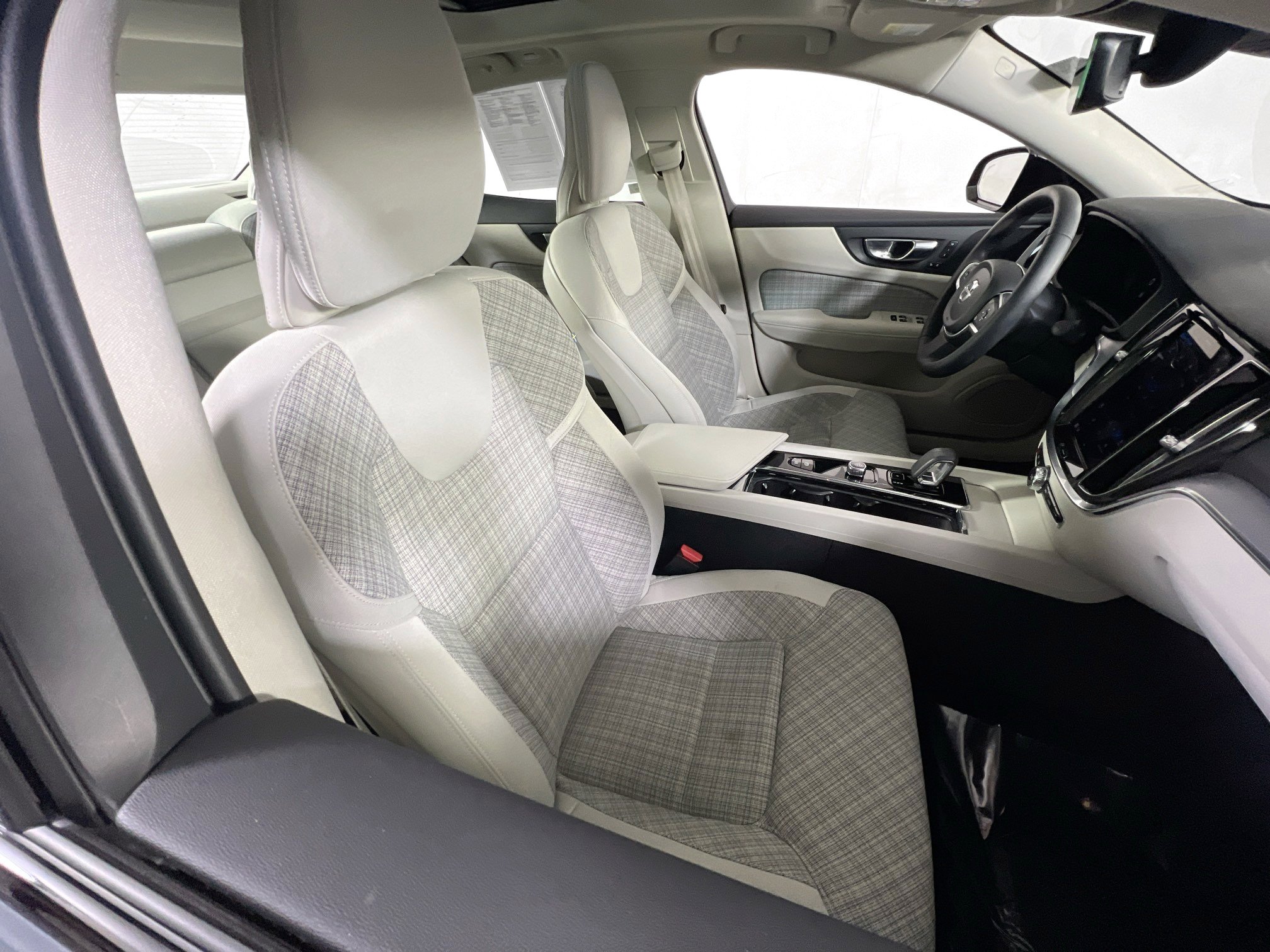 Used 2023 Volvo S60 B5 Core w/ Protection Package Premier image 27