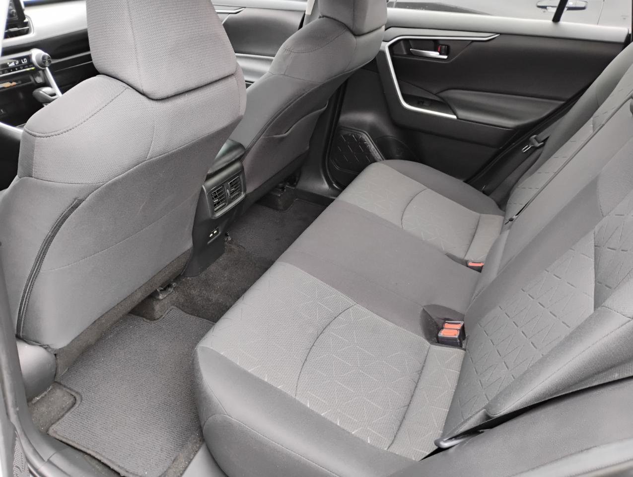 Used 2021 Toyota RAV4 XLE FWD image 13