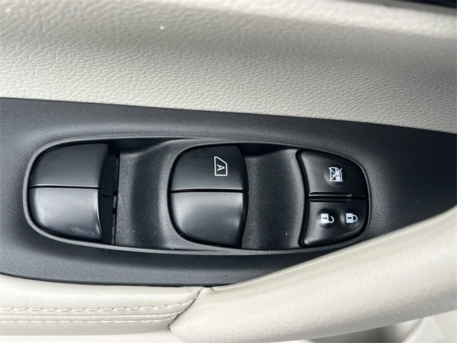 Used 2022 Nissan Rogue Sport SL image 18