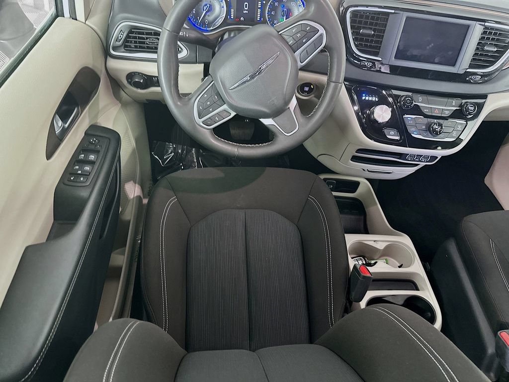 Certified 2023 Chrysler Voyager LX FWD image 30