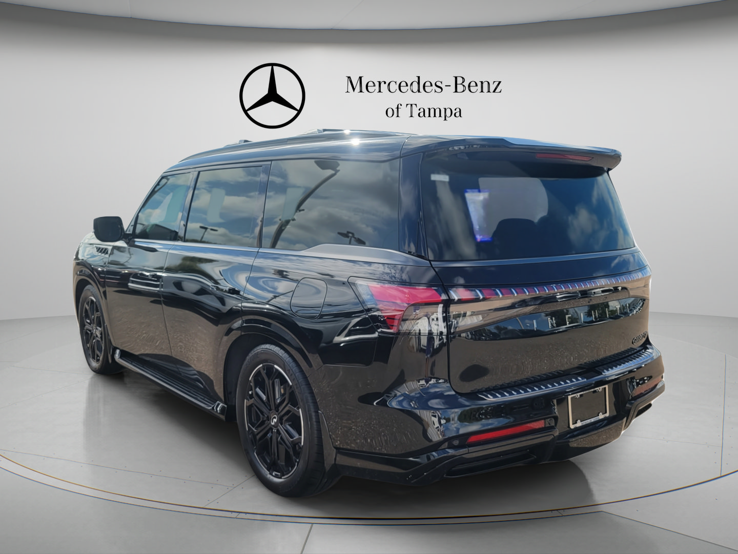 Used 2026 INFINITI QX80 4WD w/ Sport Exterior Package image 2