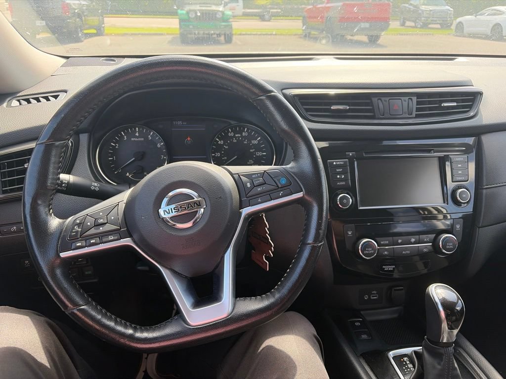 Used 2020 Nissan Rogue SV w/ Premium Package AWD/4WD image 10