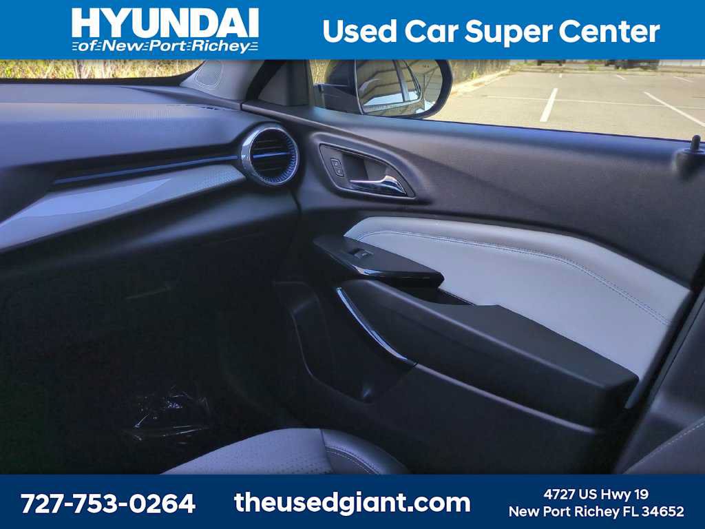Used 2024 Chevrolet Trax LT w/ Driver Confidence Package FWD image 18