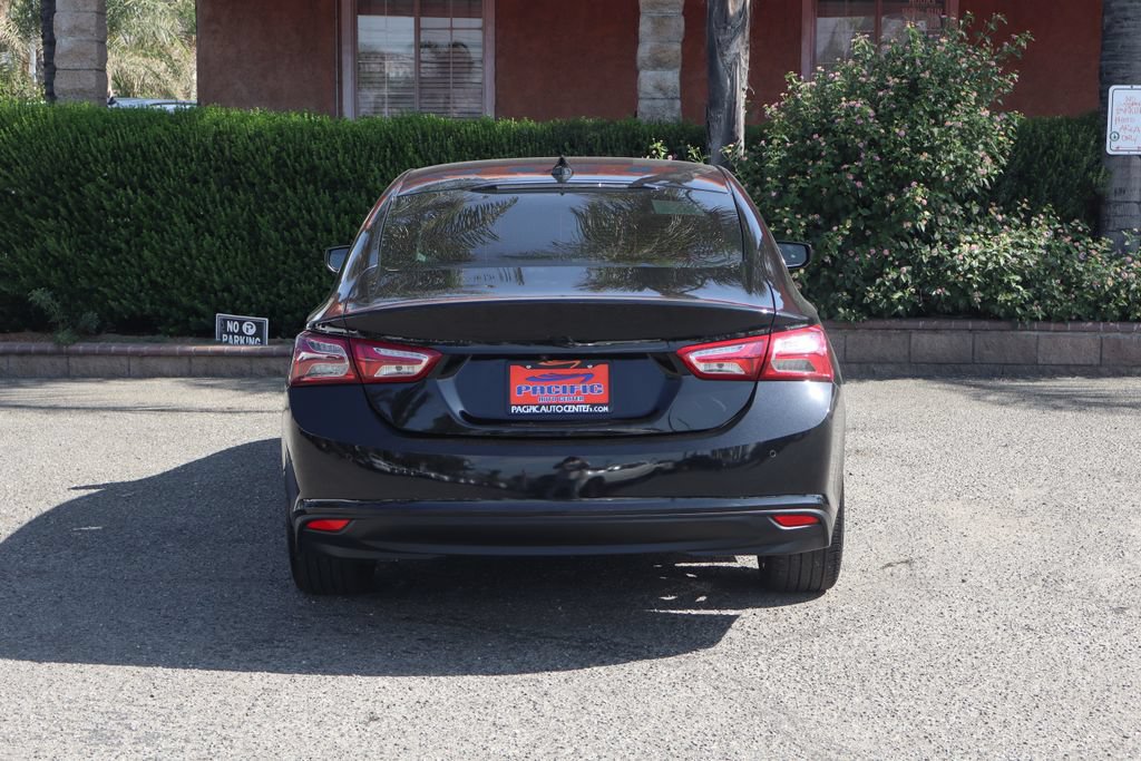Used 2025 Chevrolet Malibu LT w/ Midnight Edition FWD image 7