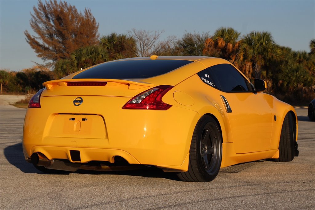 Used 2009 Nissan 370Z Touring w/ Sport Pkg image 12