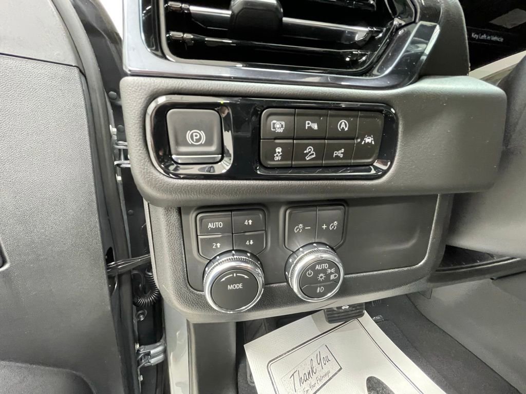 New 2026 GMC Yukon XL AT4 image 18