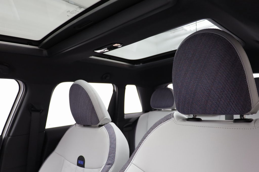 New 2026 MINI Cooper 4-Door Hardtop image 12