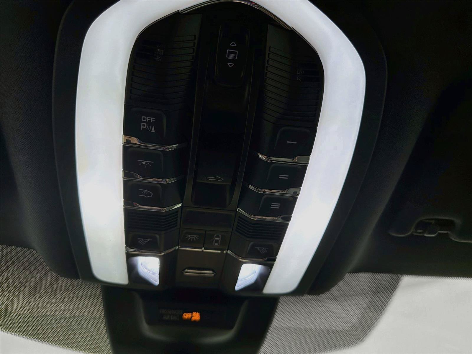 Certified 2026 Porsche Macan GTS AWD/4WD image 25