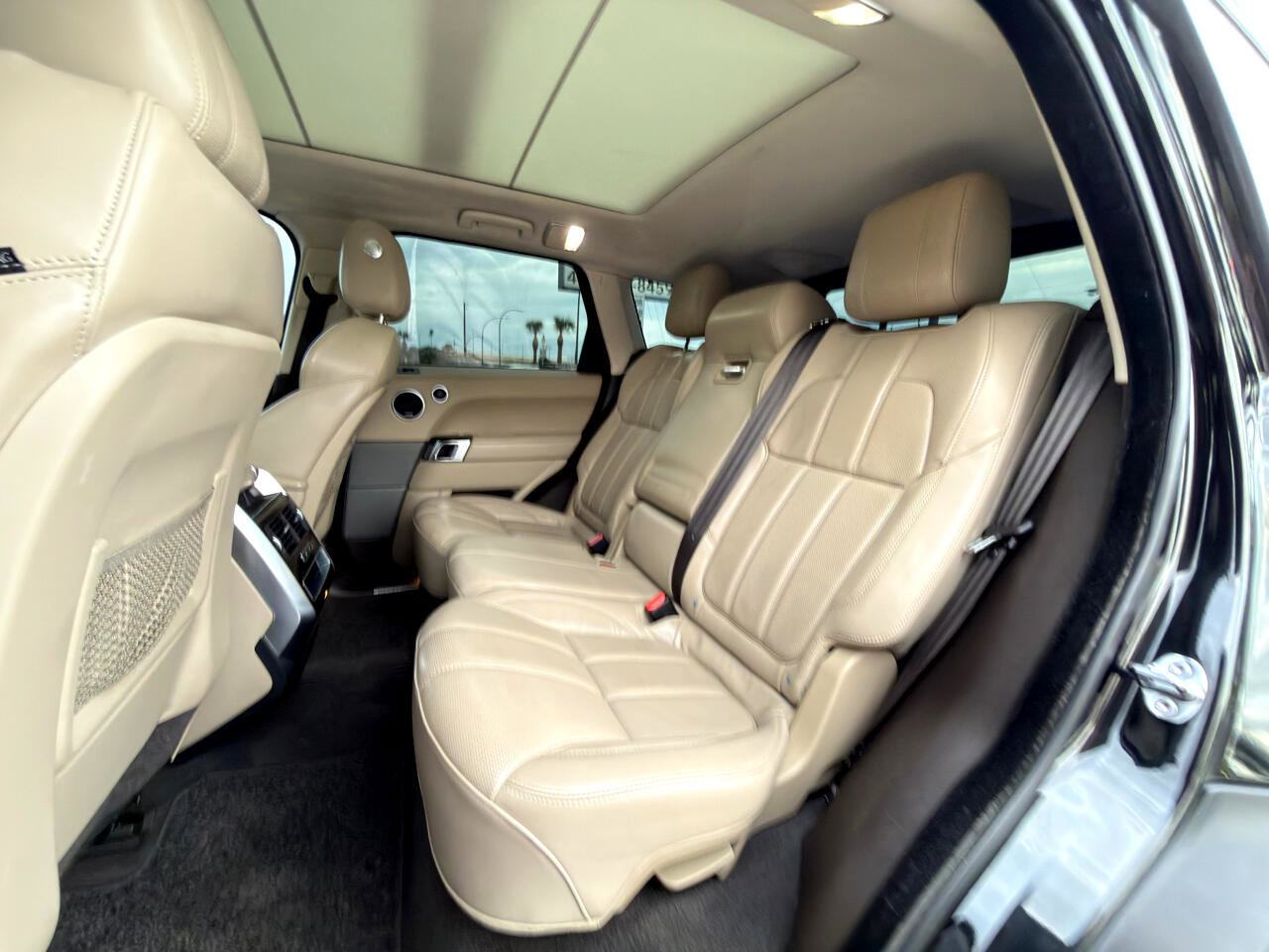 Used 2016 Land Rover Range Rover Sport HSE image 10