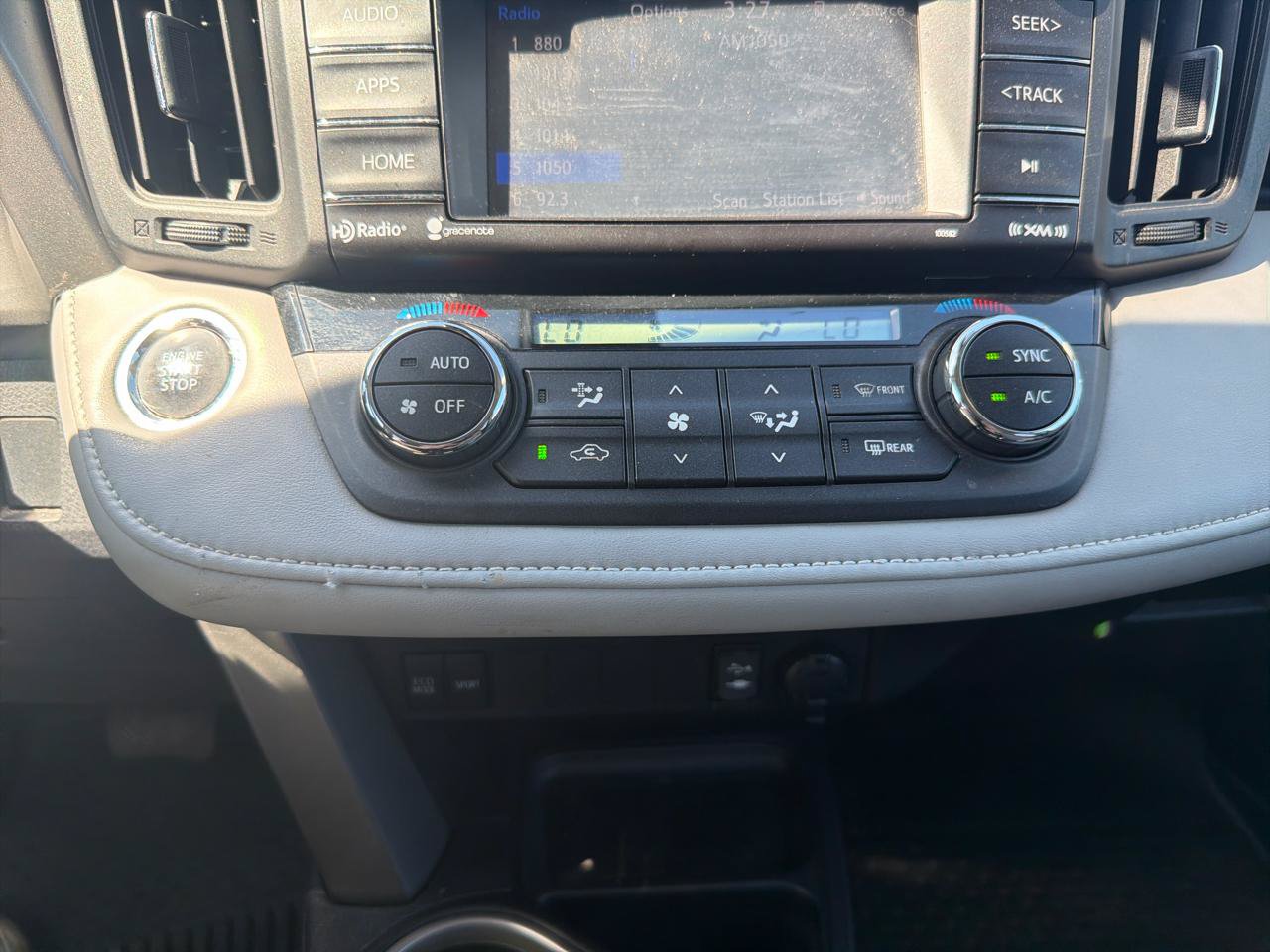 Used 2018 Toyota RAV4 XLE w/ Plus Extra Value Package AWD/4WD image 25