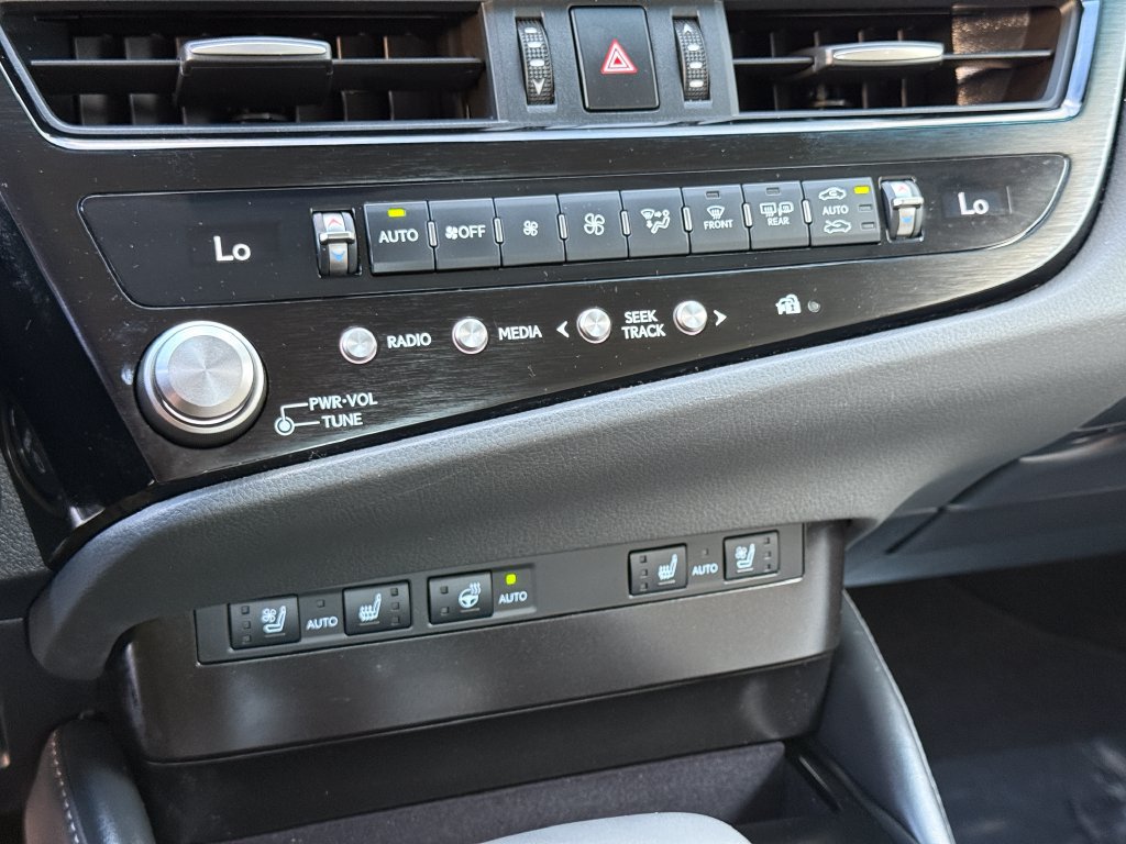 Certified 2024 Lexus ES 300h w/ Premium Package FWD image 23