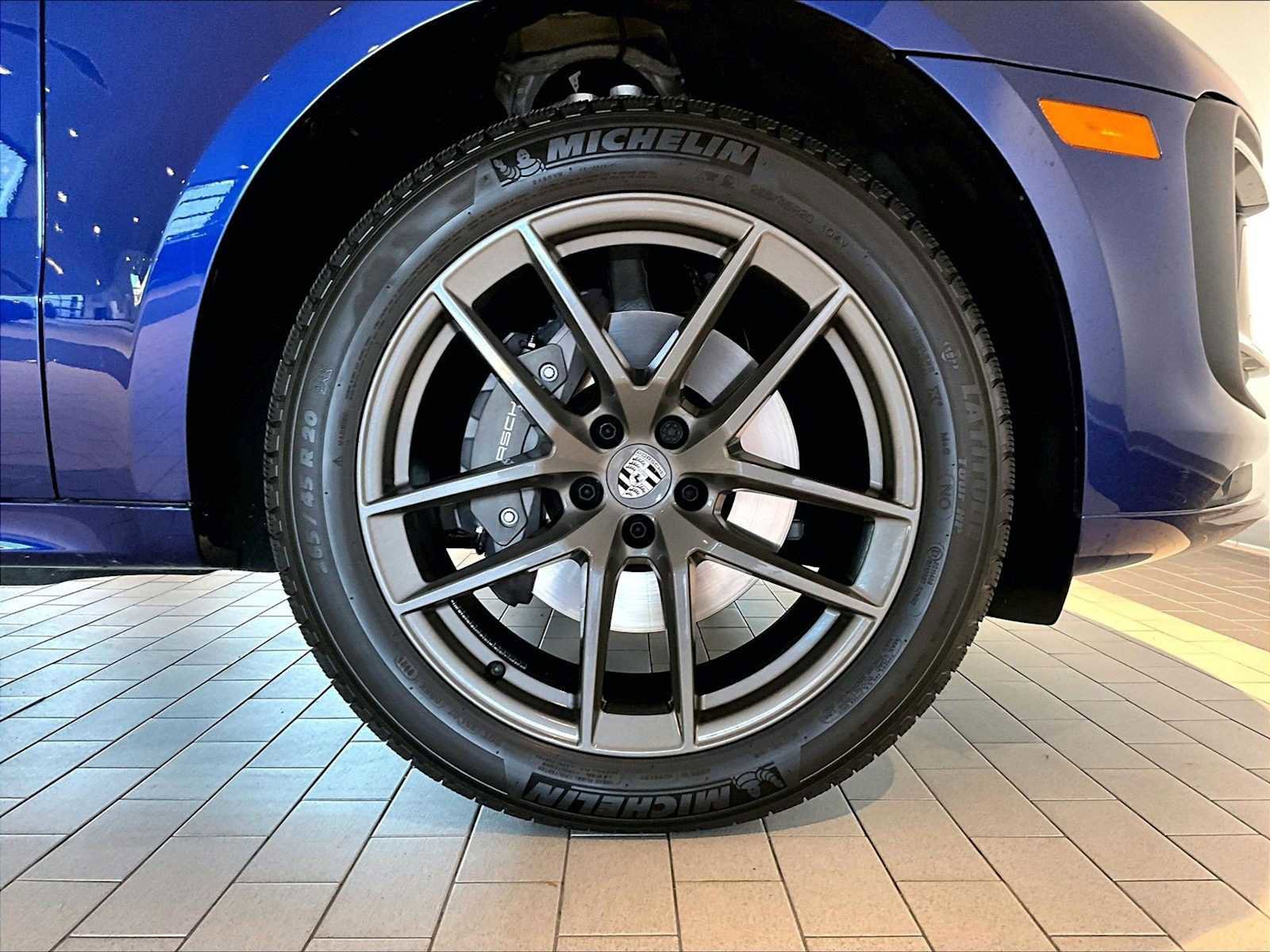 Used 2025 Porsche Macan Turbo image 14