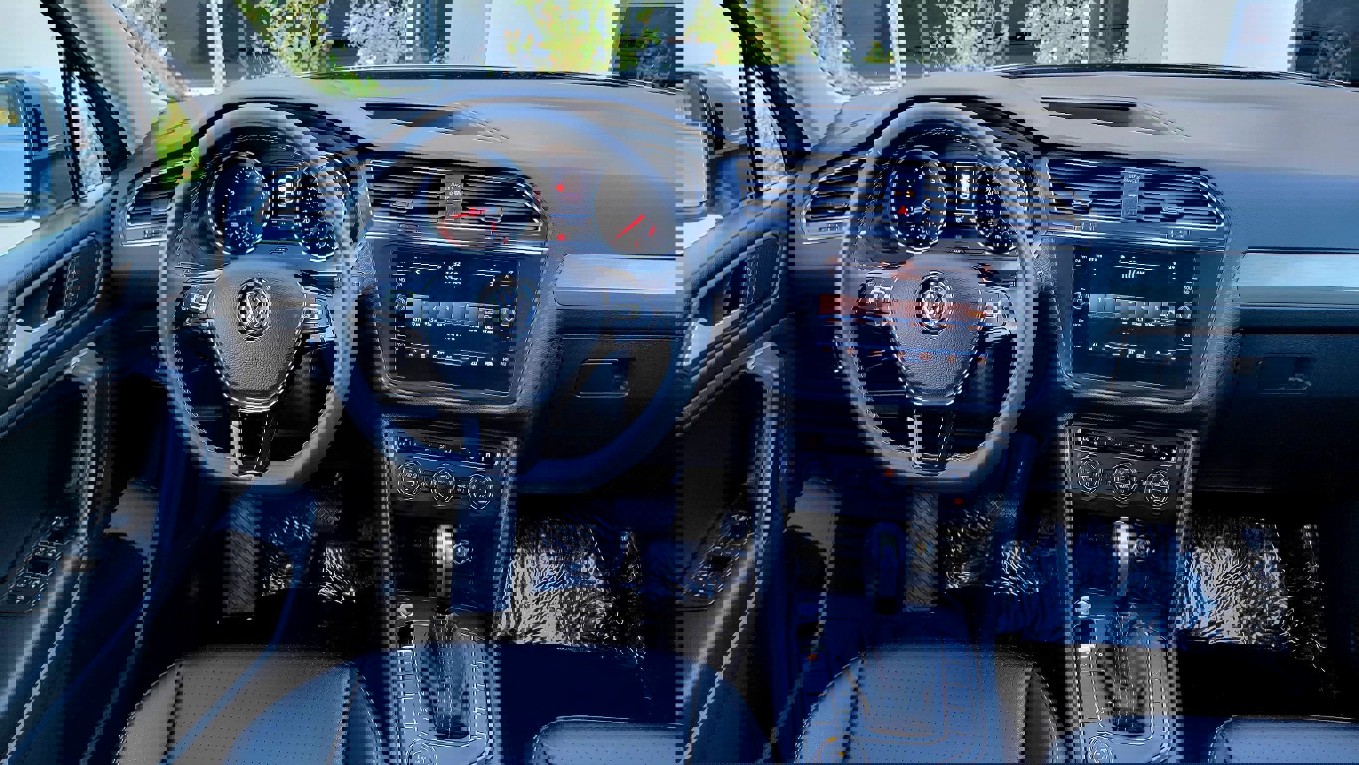 Used 2021 Volkswagen Tiguan SE image 20