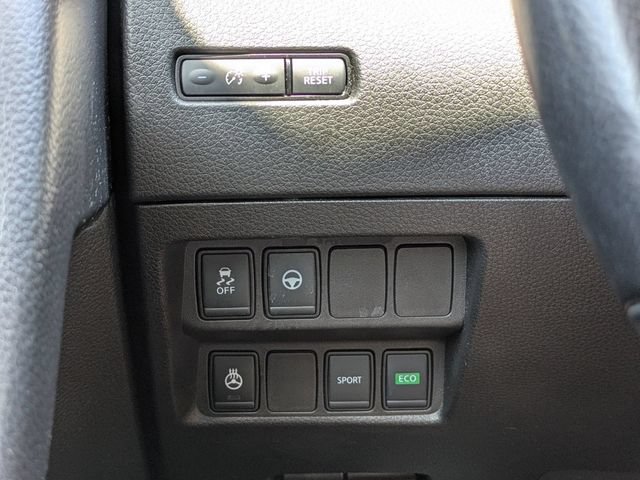 Used 2022 Nissan Rogue Sport SL FWD image 24
