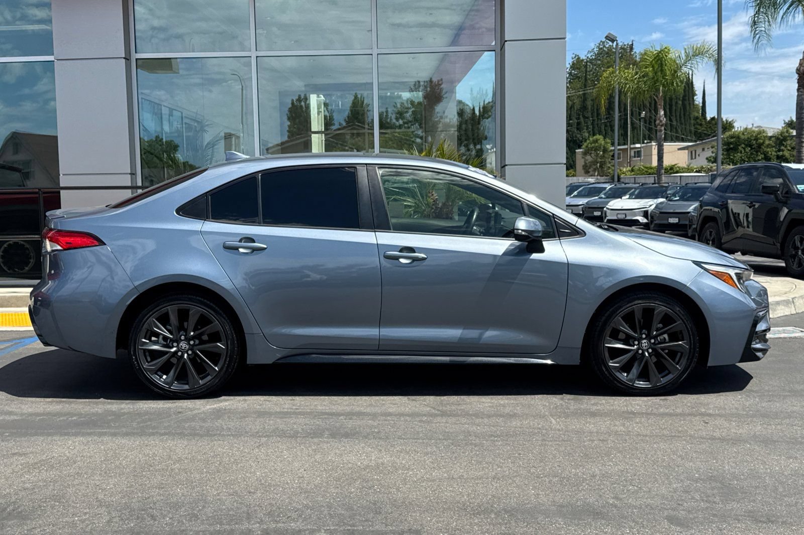 Certified 2024 Toyota Corolla SE w/ SE Premium Package FWD image 4