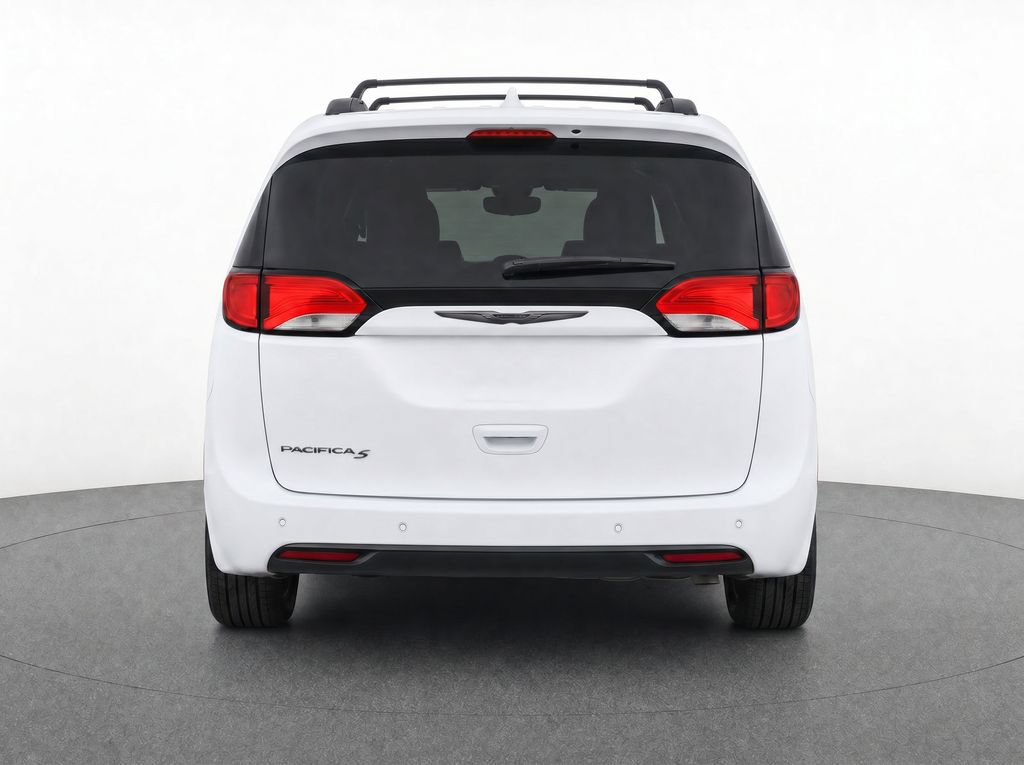 Used 2018 Chrysler Pacifica Touring-L Plus w/ S Appearance Package FWD image 7