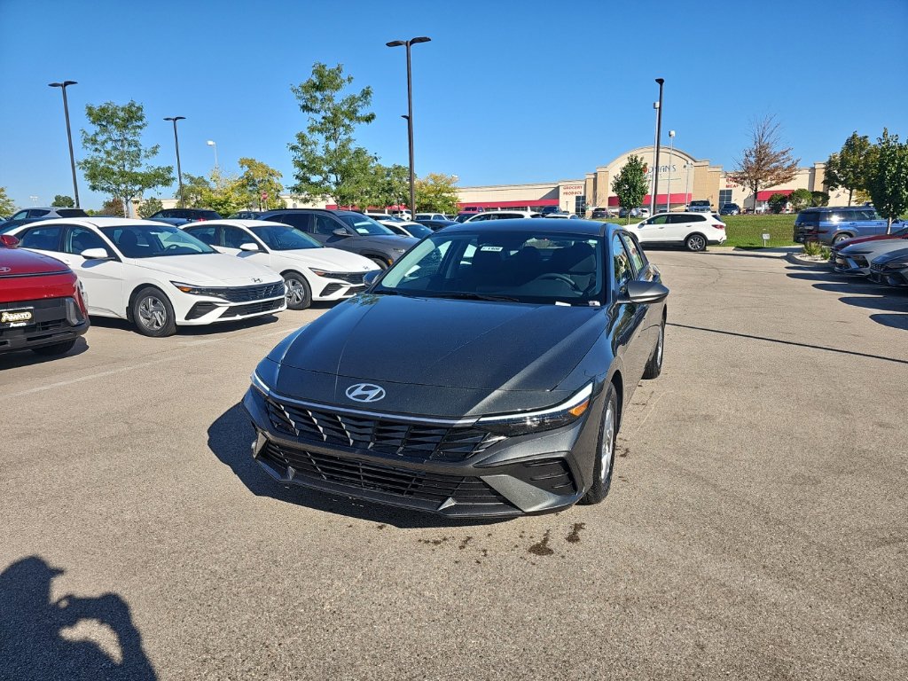 New 2026 Hyundai Elantra SE
