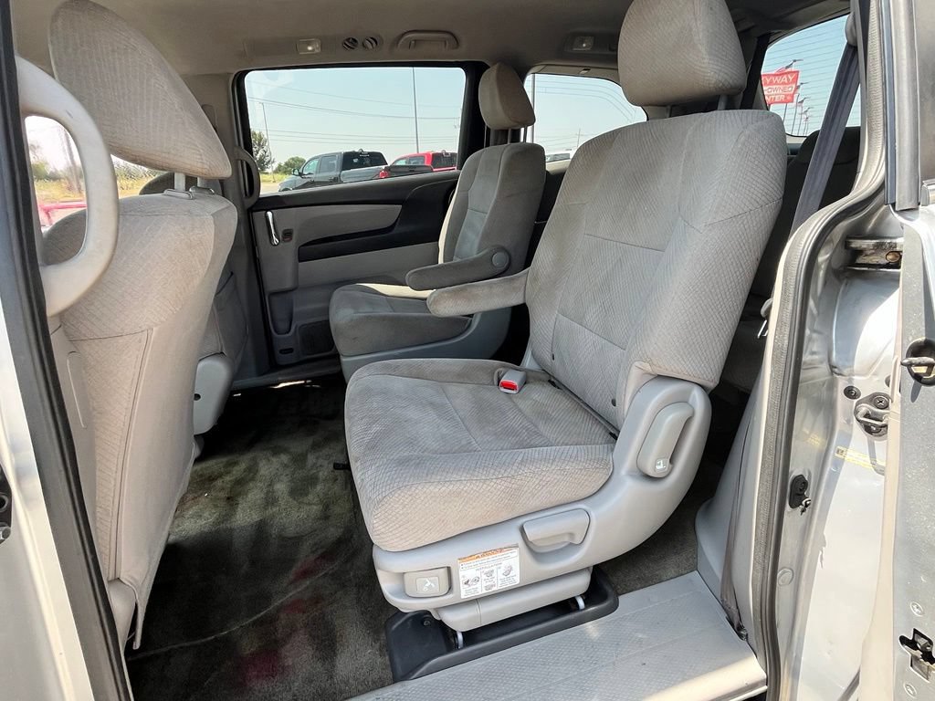 Used 2015 Honda Odyssey LX image 10