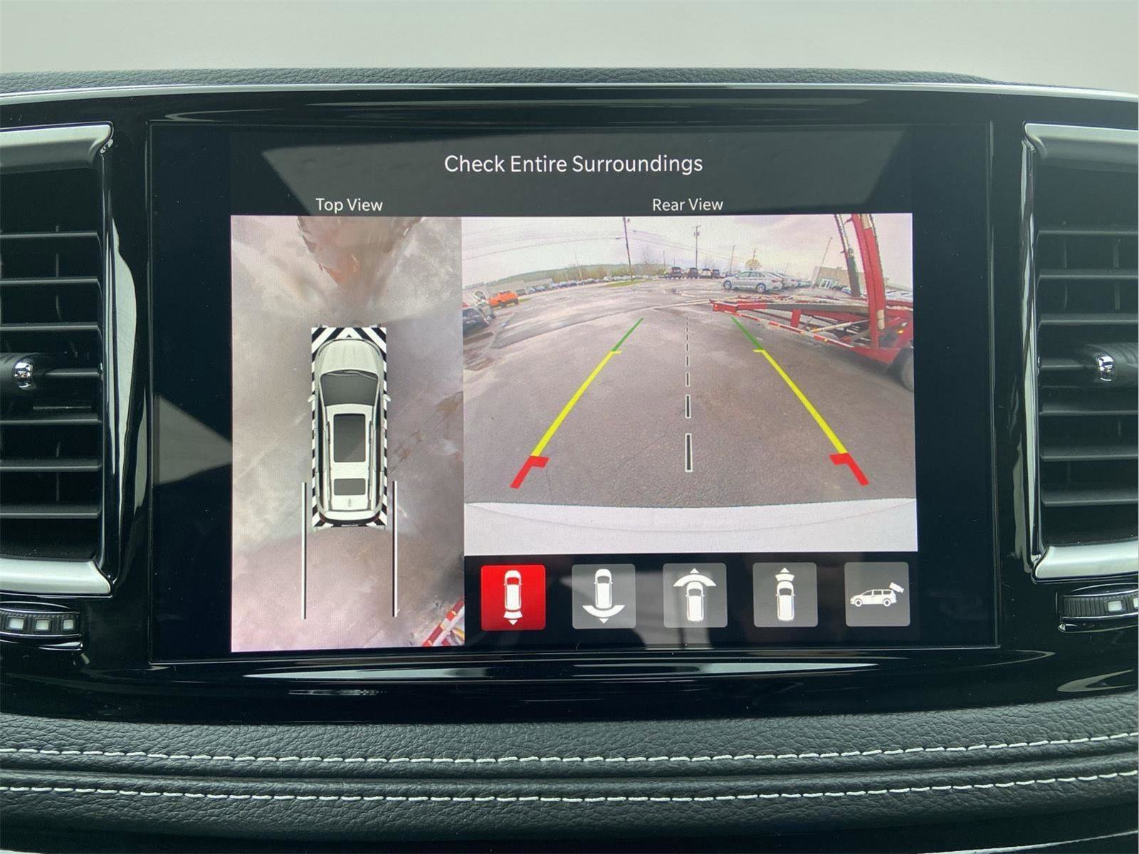 Used 2024 Chrysler Pacifica Limited w/ S Appearance Package FWD image 26