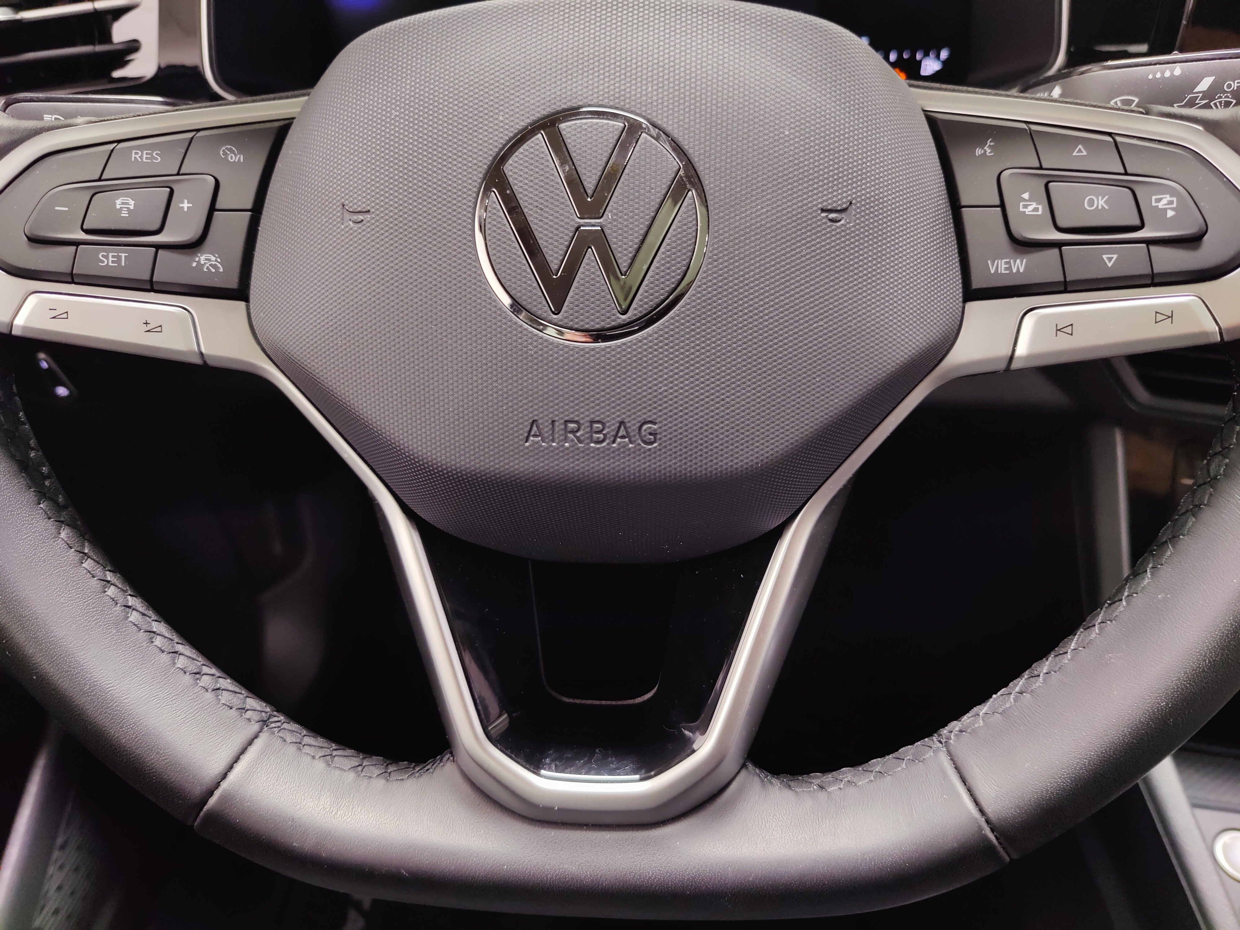 Used 2026 Volkswagen Jetta SE FWD image 25