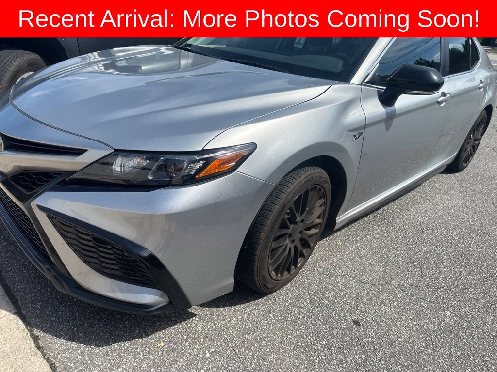 Used 2024 Toyota Camry SE FWD image 1