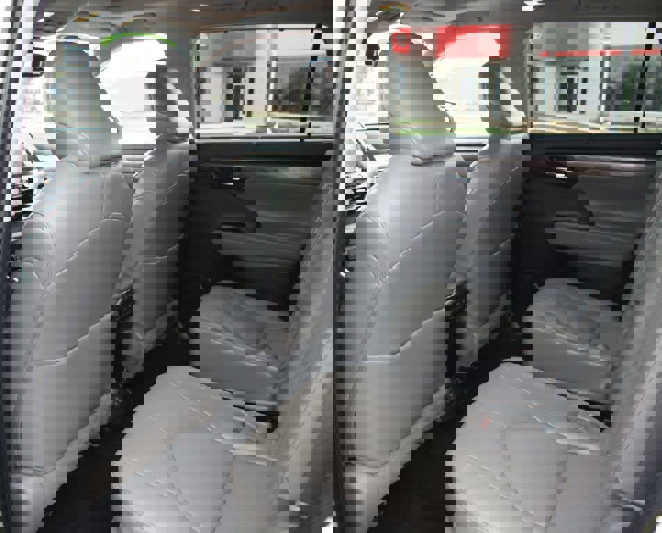 Used 2022 Toyota Highlander Platinum image 16