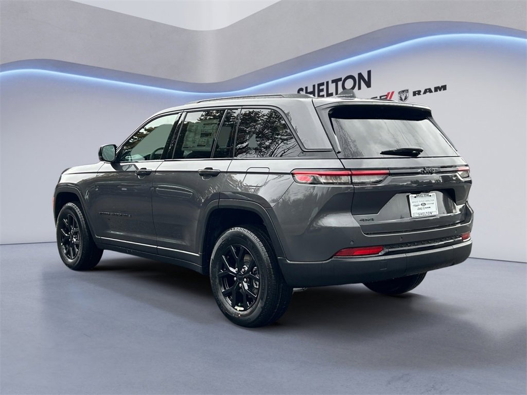 New 2025 Jeep Grand Cherokee 4WD image 3