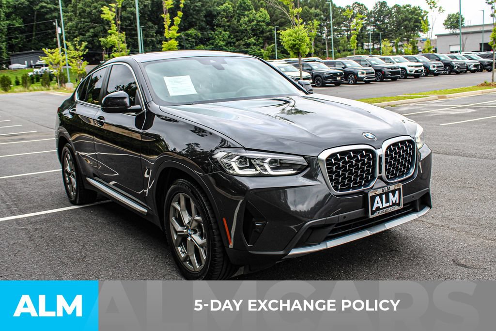 Used 2024 BMW X4 xDrive30i w/ Parking Assistance Package AWD/4WD image 3