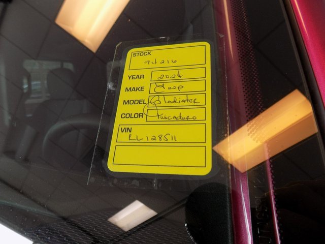 Certified 2024 Jeep Gladiator Sport image 36