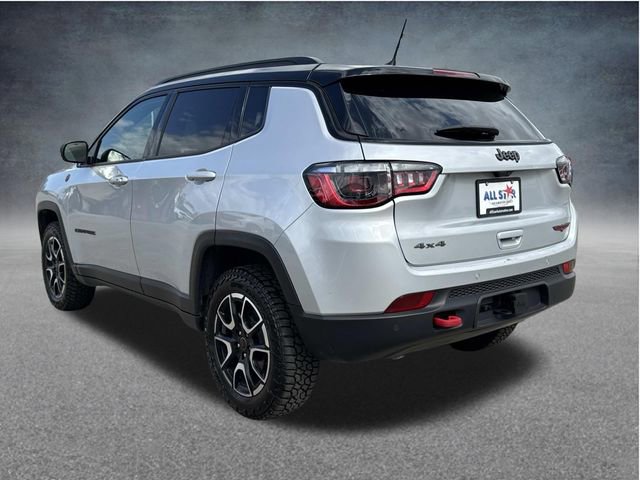Used 2025 Jeep Compass Trailhawk w/ Trailer Tow Group AWD/4WD image 7