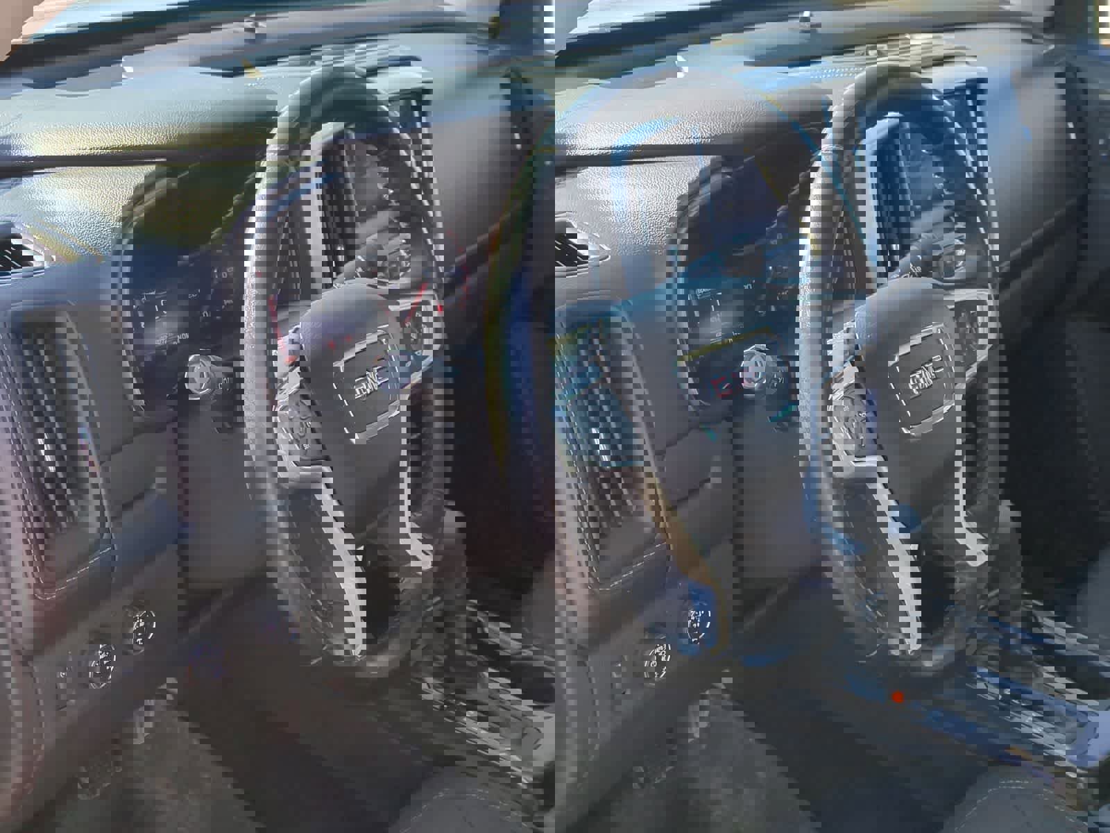 Used 2015 GMC Canyon SLE image 10