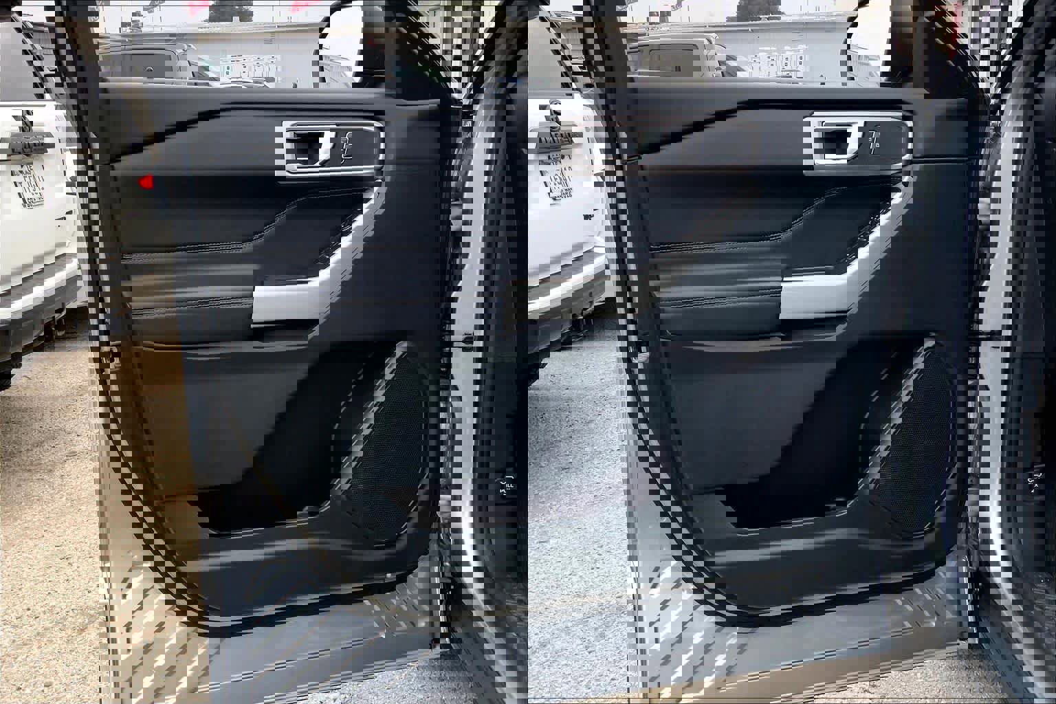 Used 2024 Ford Explorer XLT w/ Equipment Group 202A image 21