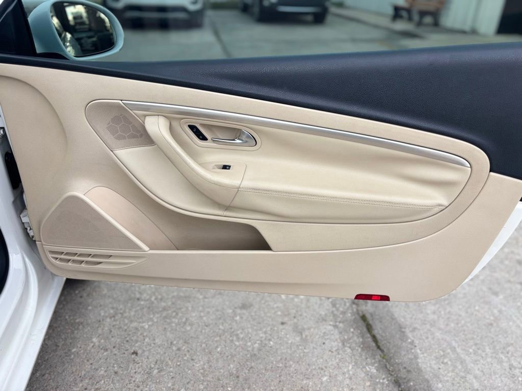 Used 2007 Volkswagen Eos 2.0T FWD image 12