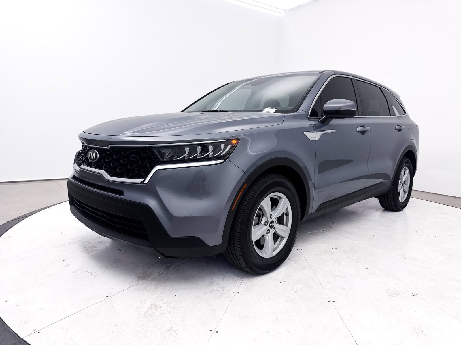 Used 2021 Kia Sorento LX image 12