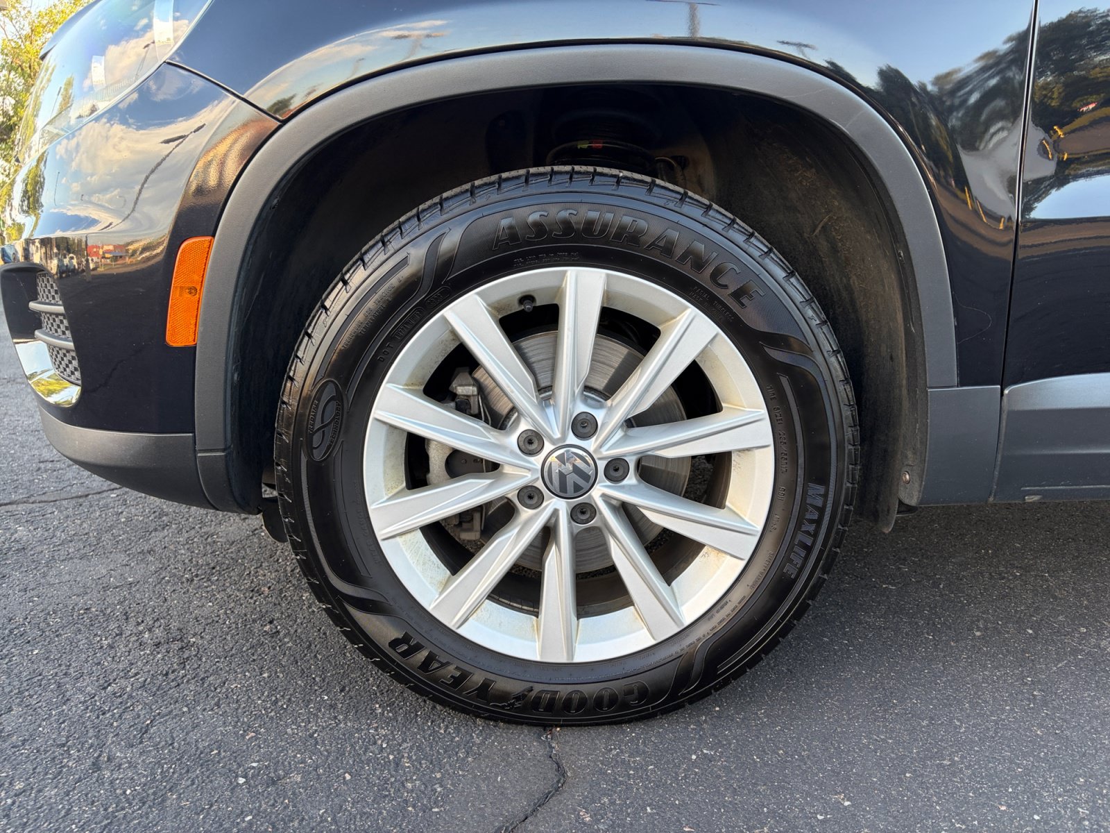 Used 2017 Volkswagen Tiguan Limited w/ Alloy Wheels Package AWD/4WD image 26