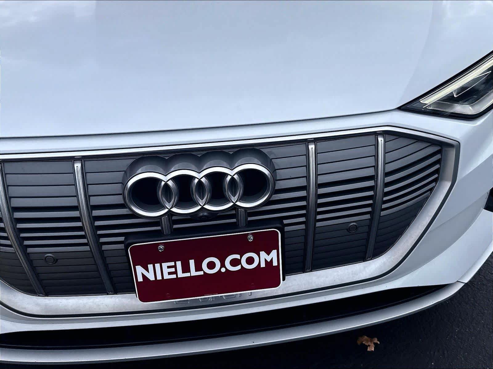 Used 2021 Audi e-tron Prestige w/ Prestige Package AWD/4WD image 34
