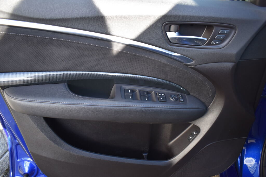 Used 2019 Acura MDX A-Spec image 17
