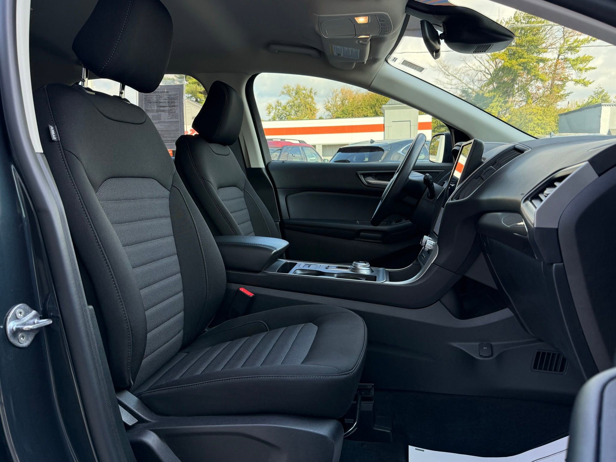 Used 2024 Ford Edge SE image 12