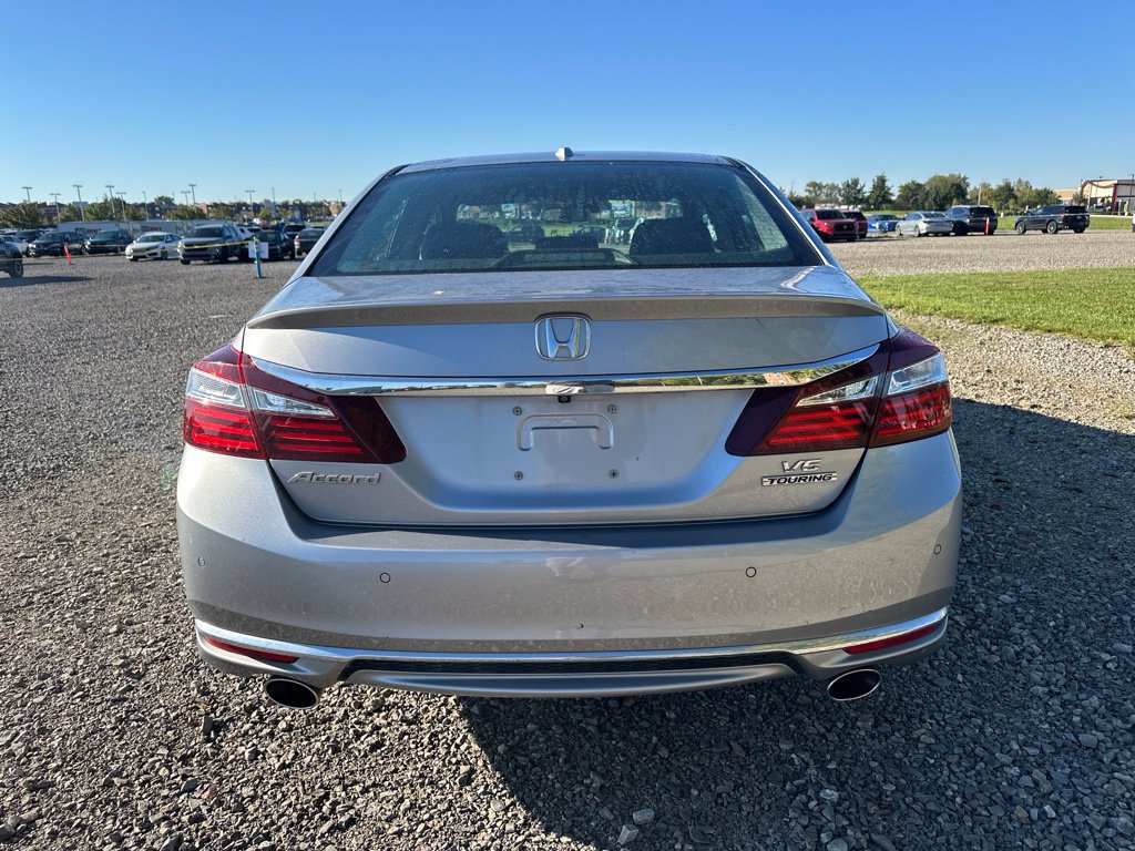 Used 2016 Honda Accord Touring image 10
