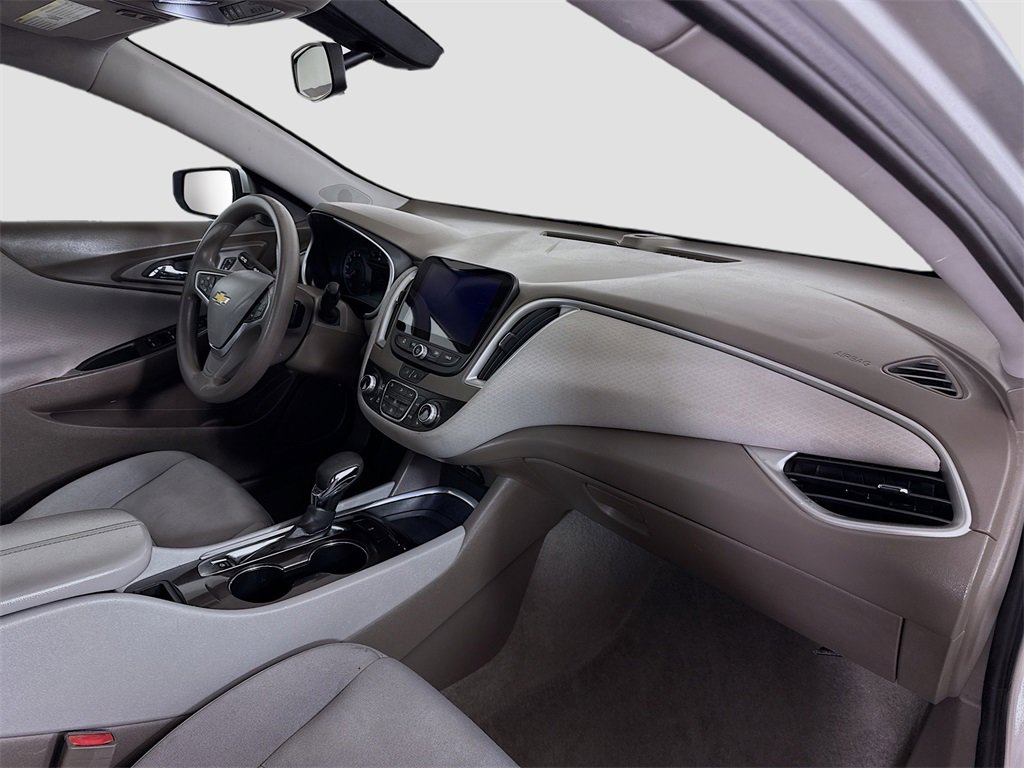 Used 2022 Chevrolet Malibu LT image 29