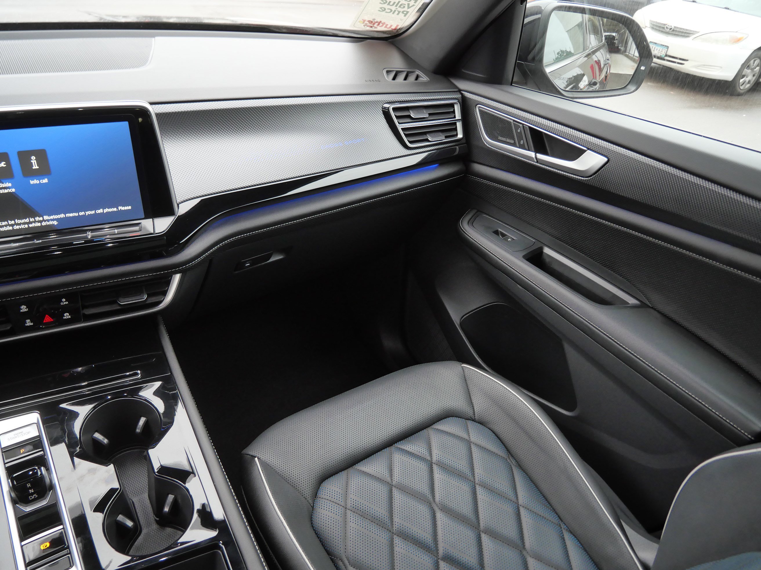 Used 2024 Volkswagen Atlas Cross Sport SEL Premium R-Line image 22